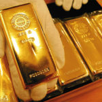 Gold advances following mixed U.S. data