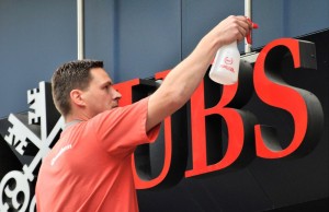 Image: UBS posts 1.7 billion dollar Q3 profit despite investment red ink
