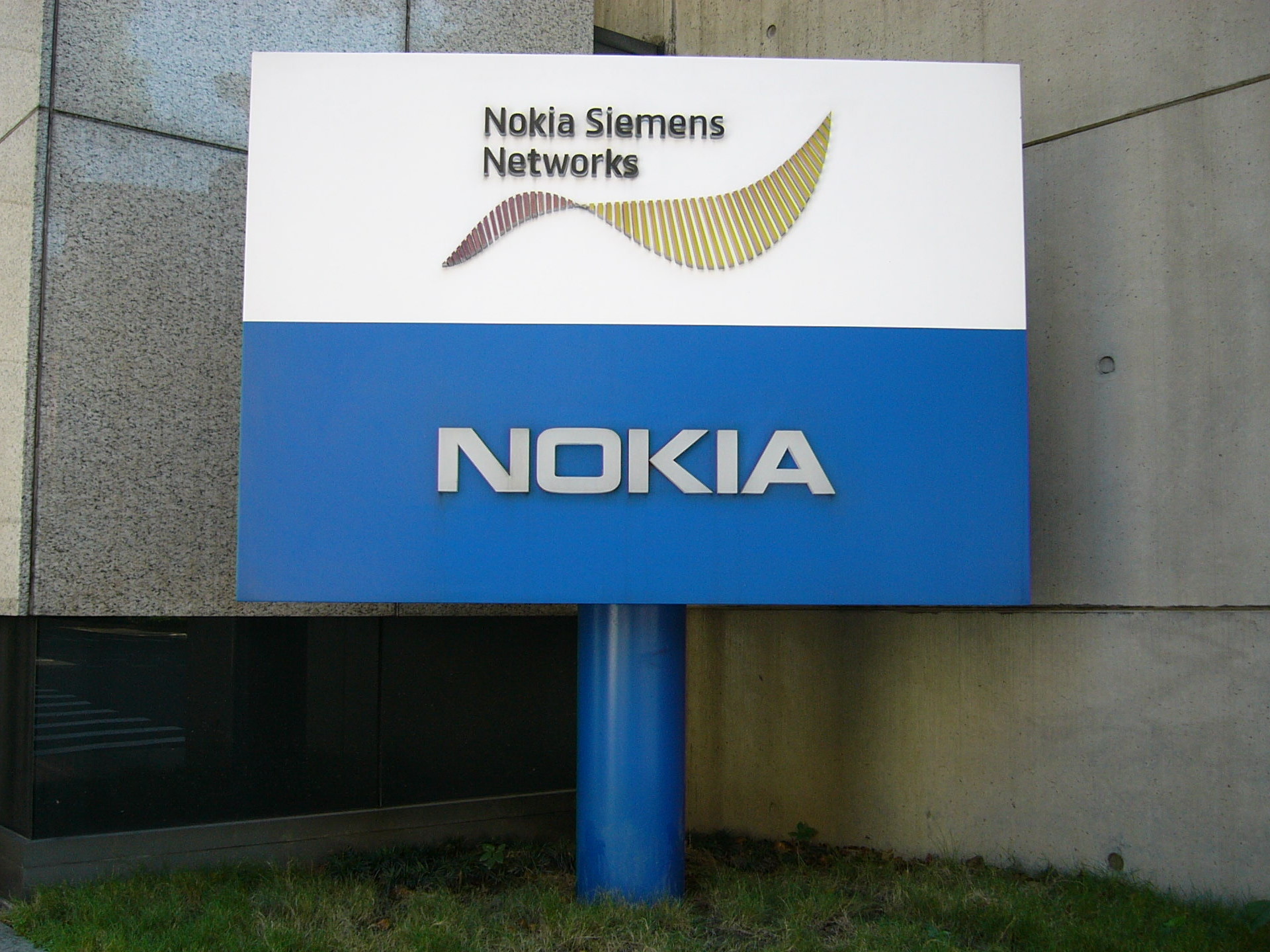 New Nokia core business estimates profit raise next year