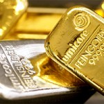 Gold and silver trading outlook: futures steady ahead of Fed minutes; SPDR assets drop