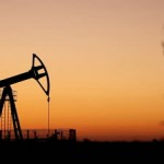 Crude oil trading outlook: WTI futures look to weekly gains, Brent falls