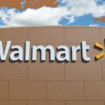 Wal-Mart shares gain a fourth straight session on Thursday, company’s Chief Executive receives $22.4 million as compensation