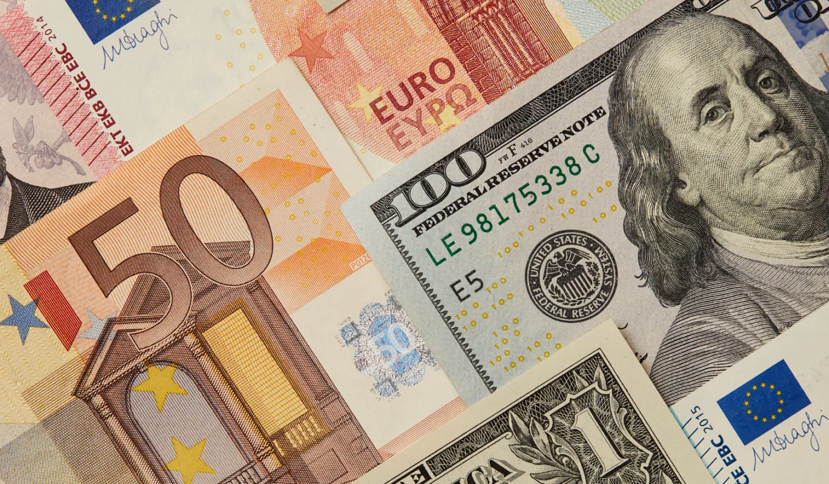 EUR/USD Holds Above 1.0910 After Reaching Five-Month High EUR/USD Holds  Above 1.0910 After Reaching Five-Month High