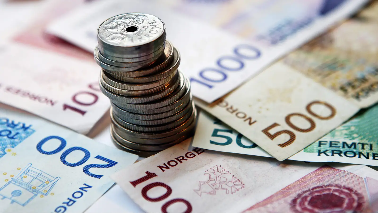 USD/NOK settles above 31-month low, posts weekly loss