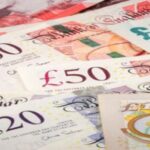 Pound Slips as UK GDP Contraction Reinforces Outlook for Policy Easing