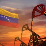 Crude Oil Edges Higher as Venezuela Sanctions Enforcement Raises Supply Fears
