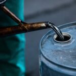 Crude Futures Climb as Markets Focus on Trump-Zelenskiy Talks and Geopolitical Risks