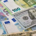 Dollar Eases as Fed Signals Ongoing Easing Path; Euro Poised for Weekly Advance