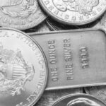 Silver Extends Safe-Haven Rally as Fed Turmoil and Geopolitical Strains Lift XAG/USD
