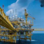 Oil Edges Up as US‑Iran Talks Keep Risk Premium High