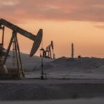 Oil Advances as Markets Weigh Hormuz Risks, Sanctions