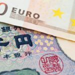 EUR/JPY Falls as Yen Gains on BoJ Rate Hike Hopes