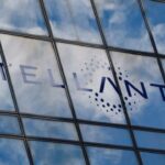 Stellantis Shares Fall as Cash Outflows Offset Profit Gains