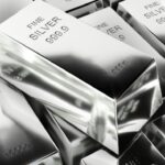 Silver Holds Near 10-Day Low as Firm Oil Prices Weigh