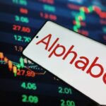Alphabet Shares Rise as Google Cloud Expands AI Chips