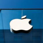 Wedbush Sees Apple as Consumer AI Leader, $400 PT