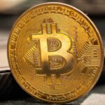 Bitcoin Holds Near $60,000 as ETF Withdrawals and Rate Jitters Pressure Crypto