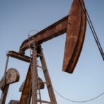 Crude Oil Steady as Traders Weigh Hormuz, Iran Talks