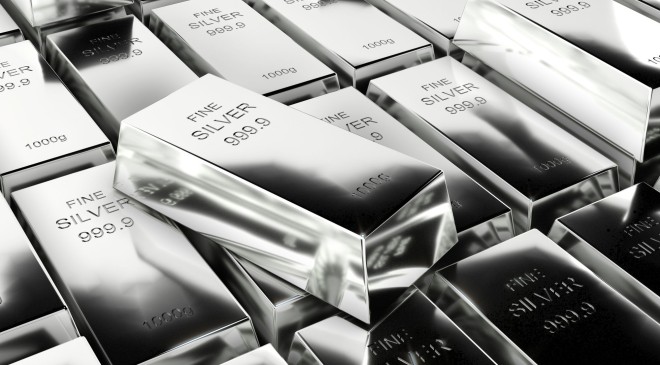 Silver Tops $69 as Traders Focus on Fed Policy Outlook