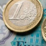 Euro Holds Tight Range vs Pound as UK Growth Stalls