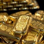 Gold Rebounds as Dollar Weakens, Fed Risks Persist