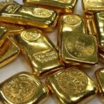 Gold Struggles for Direction as Dollar, Fed Weigh Prices