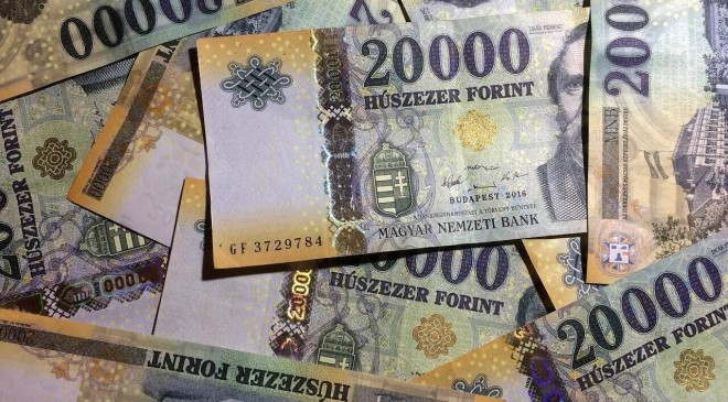 Forint Gains Limited Support from Cautious MNB Rate Cut
