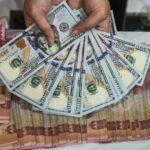 Rupiah Slips as Retail Sales Fall, Fed Hike Odds Rise