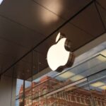 Apple Shares Fall as Downgrade and Supply Concerns Converge