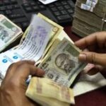 Rupee Under Pressure as Oil and RBI Shift Weigh on Sentiment