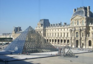paris-louvre-pyramid